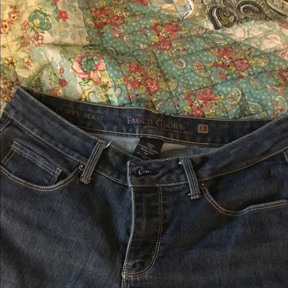 Jeans - Picture 2 of 5